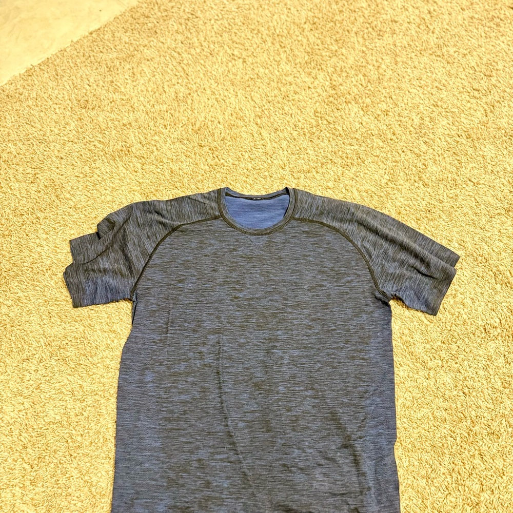 Lululemon Men's Metal Vent Tech Blue Athletic Shirt